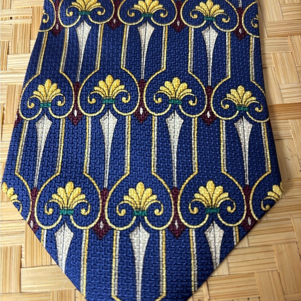 Christian Dior 100% Imported Silk Blue Burgundy and Gold Patterned Tie Vintage - Picture 3 of 4